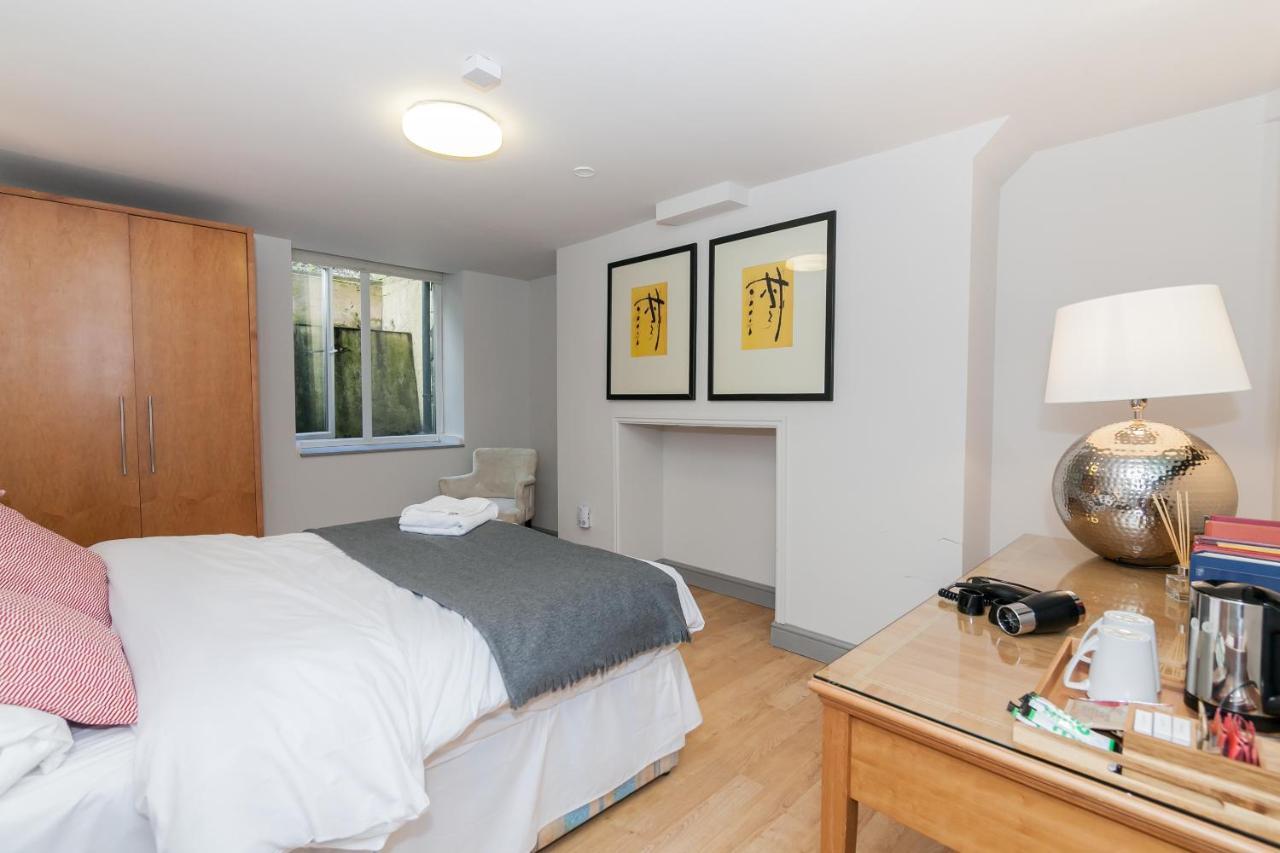 Townhouse No 12 Hotel ฮัดเดอร์สฟิลด์ ภายนอก รูปภาพ