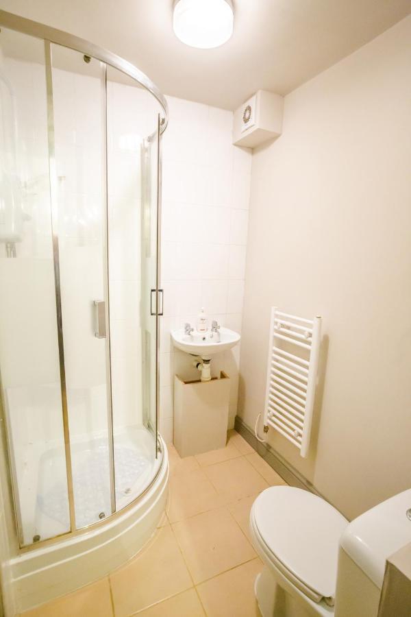 Townhouse No 12 Hotel ฮัดเดอร์สฟิลด์ ภายนอก รูปภาพ