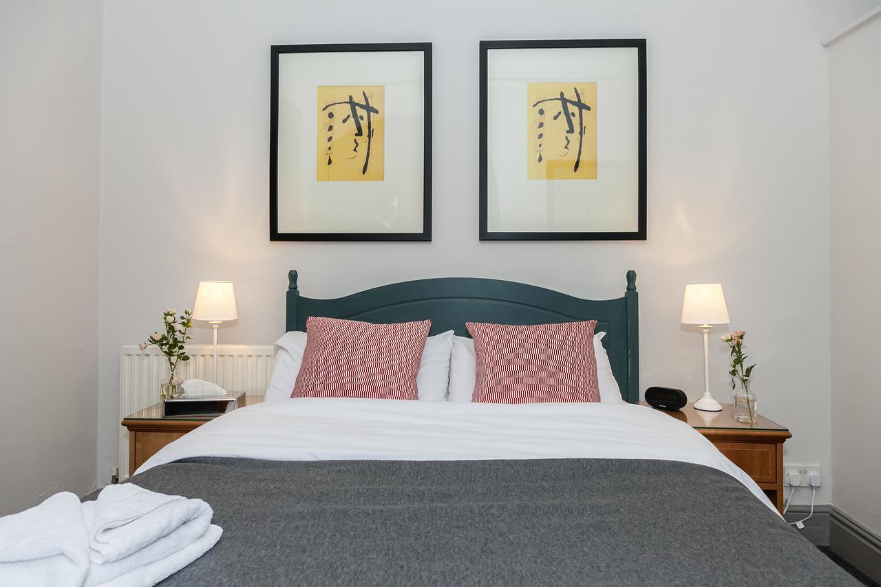 Townhouse No 12 Hotel ฮัดเดอร์สฟิลด์ ภายนอก รูปภาพ